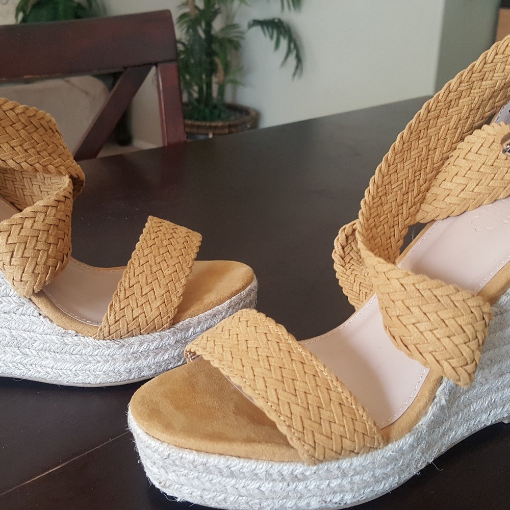 Platform Heels - Picture 2 of 11